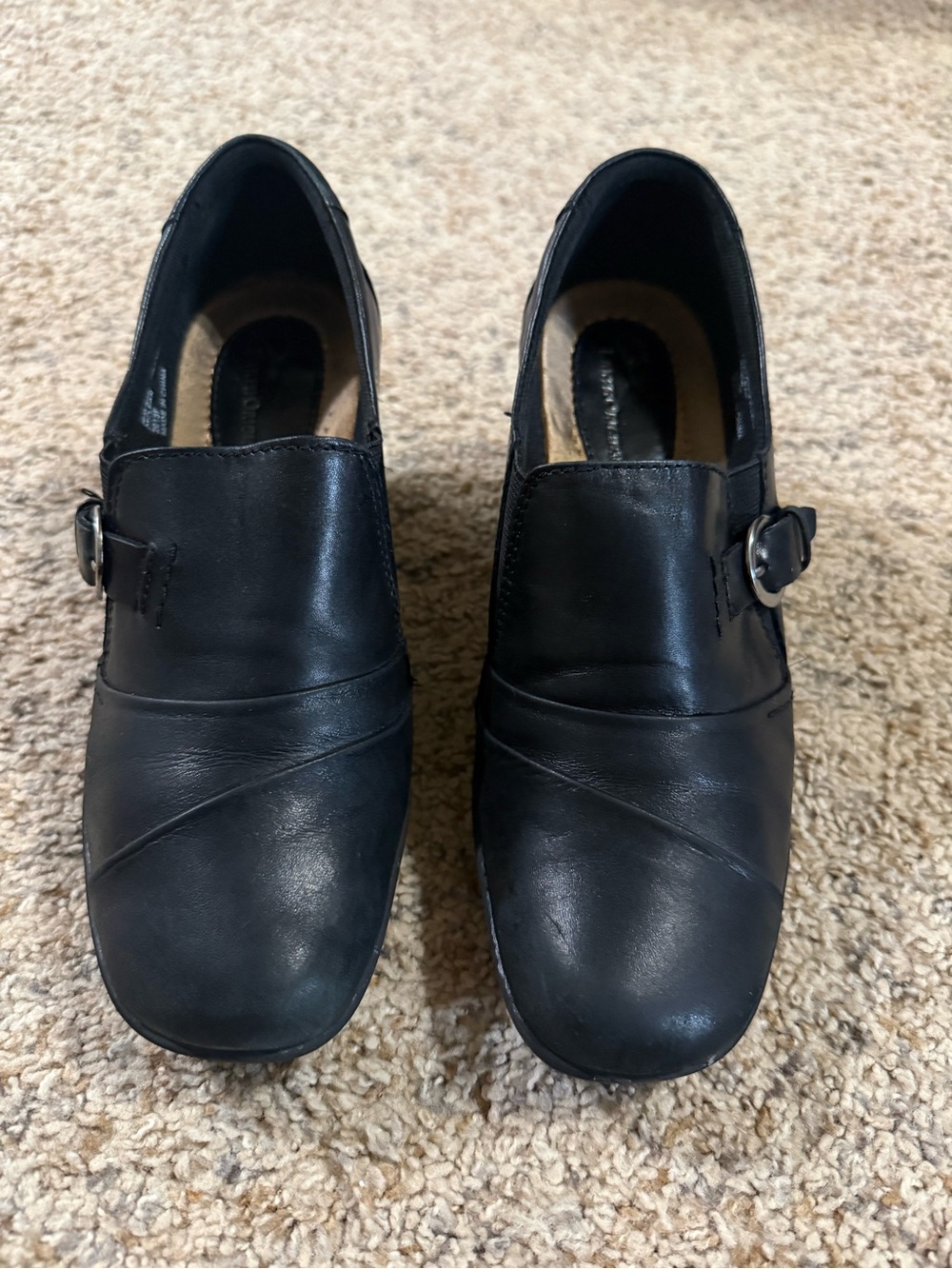 Earth Origins leather Mary Jane style loafers with block heel.